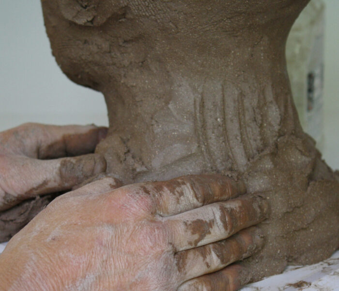 0016_NECKI EXSTENSION build up back and chest hfour fingers stroking on clay