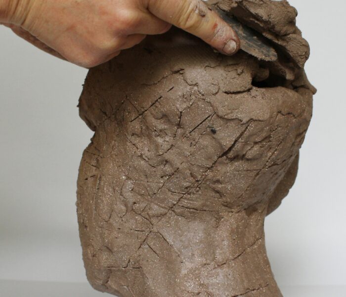 0076_25e) cutting off with MK extra clay