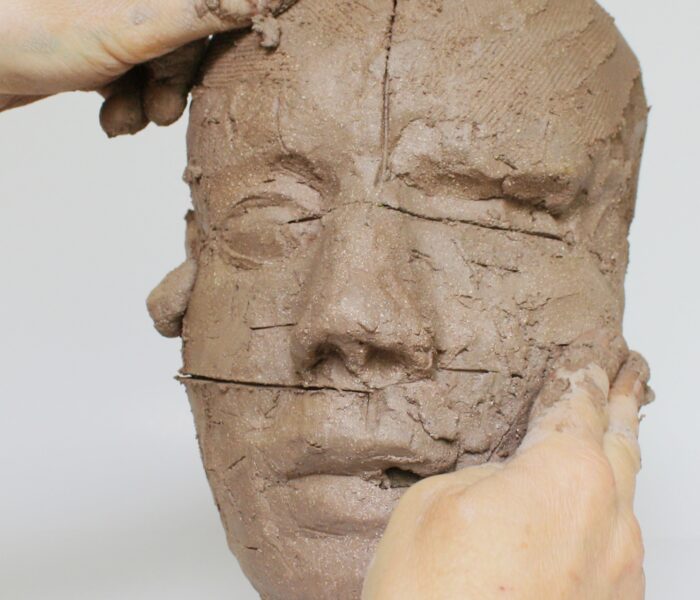 0099_31 CHEEKBONES smear clay in